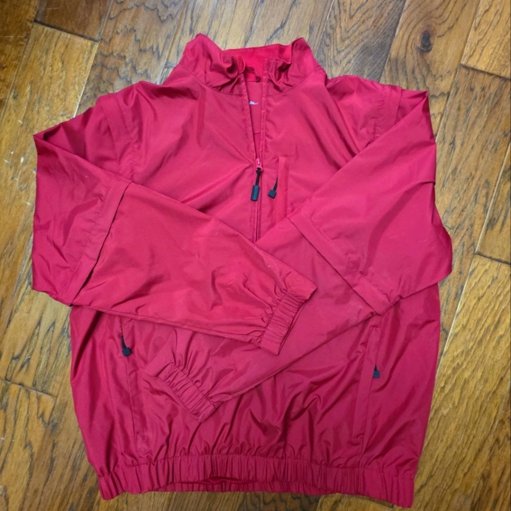 Walter Hagen Maroon Windbreaker. With Removeable Sleeves